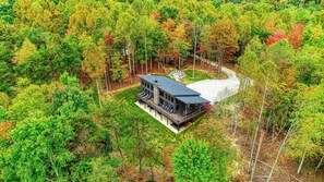 Exterior - Gray Ridge - 6BR/4BA Modern Style Log Cabin - Walk to Old Man's Cave! (Logan)