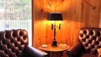 Smart TV, fireplace, DVD player, books