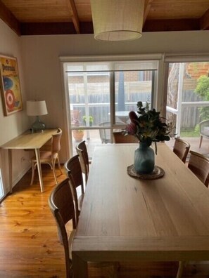 Dining - Relax in this boho coastal home walking distance to beautiful beach (Blairgowrie)