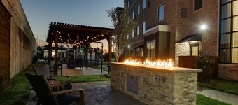 1 Bedroom | Outdoor Pool, Free Wi-Fi & Breakfast