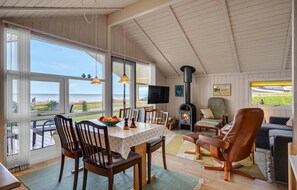 Fireplace - Awesome home in Allingåbro with kitchen (Allingåbro)