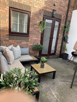 Terrace/patio - Freshly updated town house Carlisle City Centre (Carlisle)