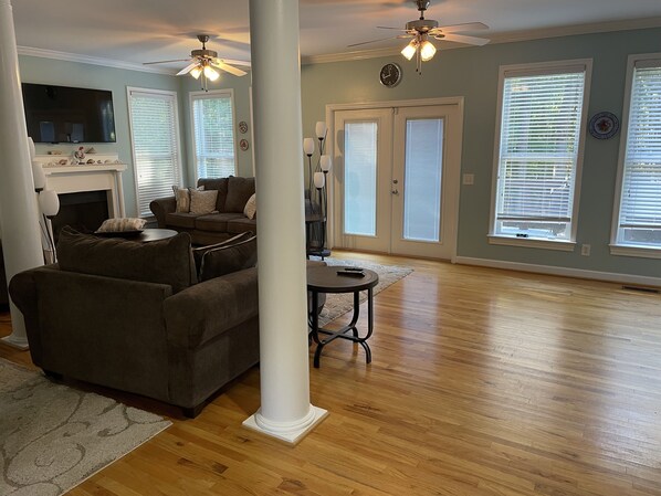 Smart TV, DVD player, table tennis, music library