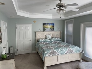 4 soverom, skrivebord, strykejern/-brett og wi-fi (inkludert)