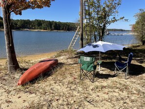 Beach nearby, sun loungers