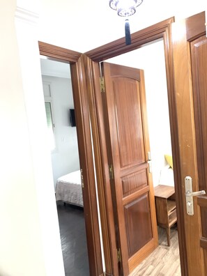 2 chambres, fer et planche à repasser, Wi-Fi gratuit