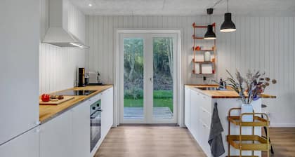 Cozy home in Glesborg with WiFi