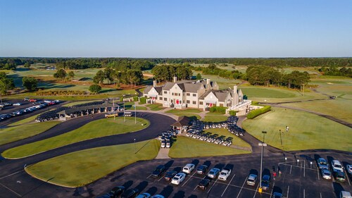 Condo in Legends Golf Course Resort  with a great Pub Next Door to the Unit