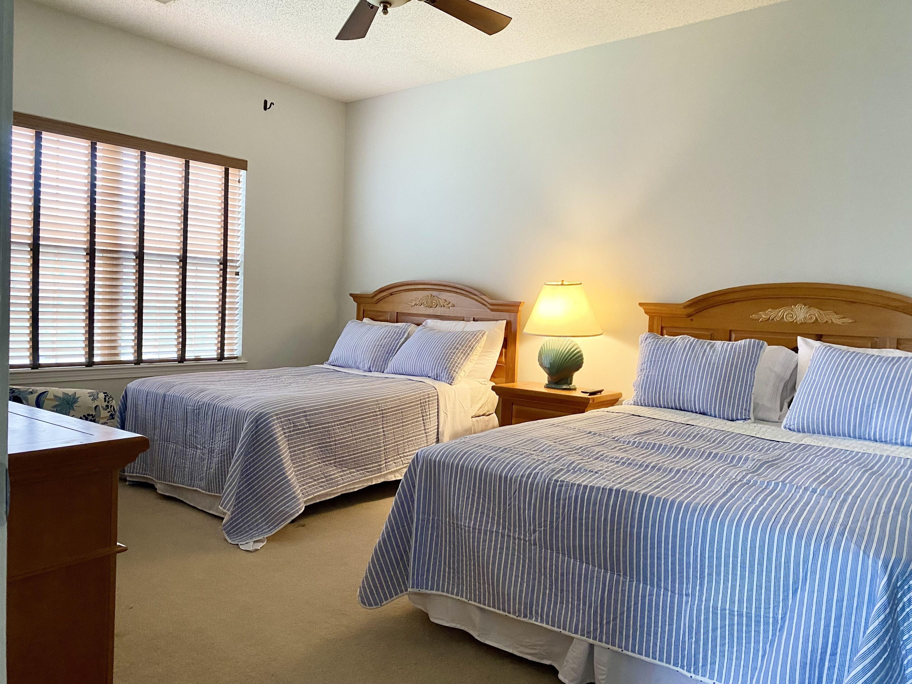 2 chambres, fer et planche à repasser, Wi-Fi gratuit, draps fournis