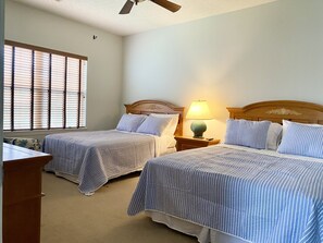 2 bedrooms, iron/ironing board, free WiFi, bed sheets - Condo in Legends Golf Course Resort with a great Pub Next Door to the Unit (Myrtle Beach)