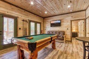 Games room - ERN840 - Splashin' Chalet - Brand New Cabin with Indoor Pool!  Great Location! (Pigeon Forge)