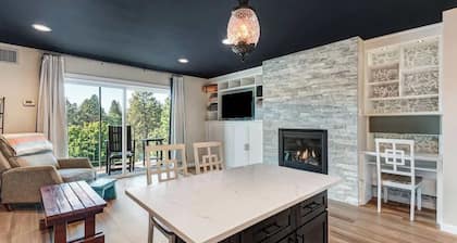 Top Floor Riverfront Condo at the edge of Downtown