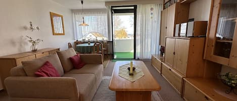 Fernseher, Stereoanlage