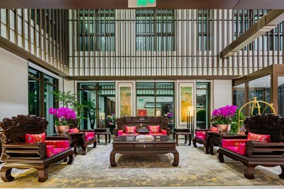 Grand Madison Hongjian Zhongchuan Airport
