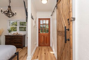 1 室のベッドルーム、アイロン / アイロン台、WiFi、ベッドシーツ