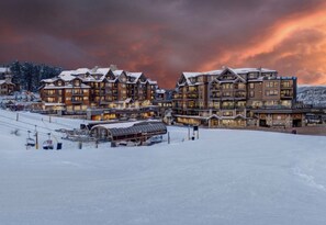 Exterior - 2 Bedroom Ski in-out at the Grand Colorado on Peak 8 & Discounted Lift Tickets! (Breckenridge)