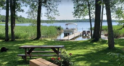 Nostalgic Northern Cabin tucked between 2 lakes & recreational river - Wadena Co