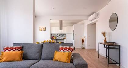 Downtown Portimão Apartment with River View & A/C by Lisbeyond