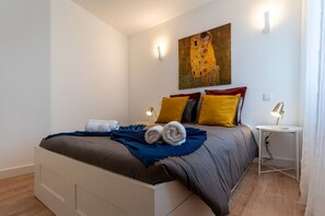 2 عدّة غرف نوم ومكواة/لوح كي وسرير سفر وواي فاي مجانًا