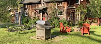 Rustic two bedroom cottage on riverside in Shohola PA