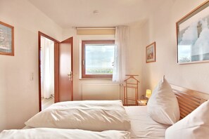 2 bedrooms, in-room safe, iron/ironing board, WiFi
