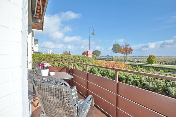 Terrace/patio - Haus Strandallee 24 - Haus Strandallee 24 - Appartement Seemanns Meeresblick (Timmendorfer Strand)