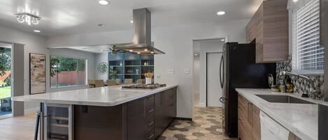Dining tables, kitchen islands