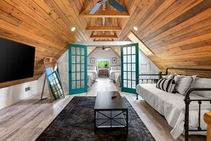 3 bedrooms, iron/ironing board, free WiFi