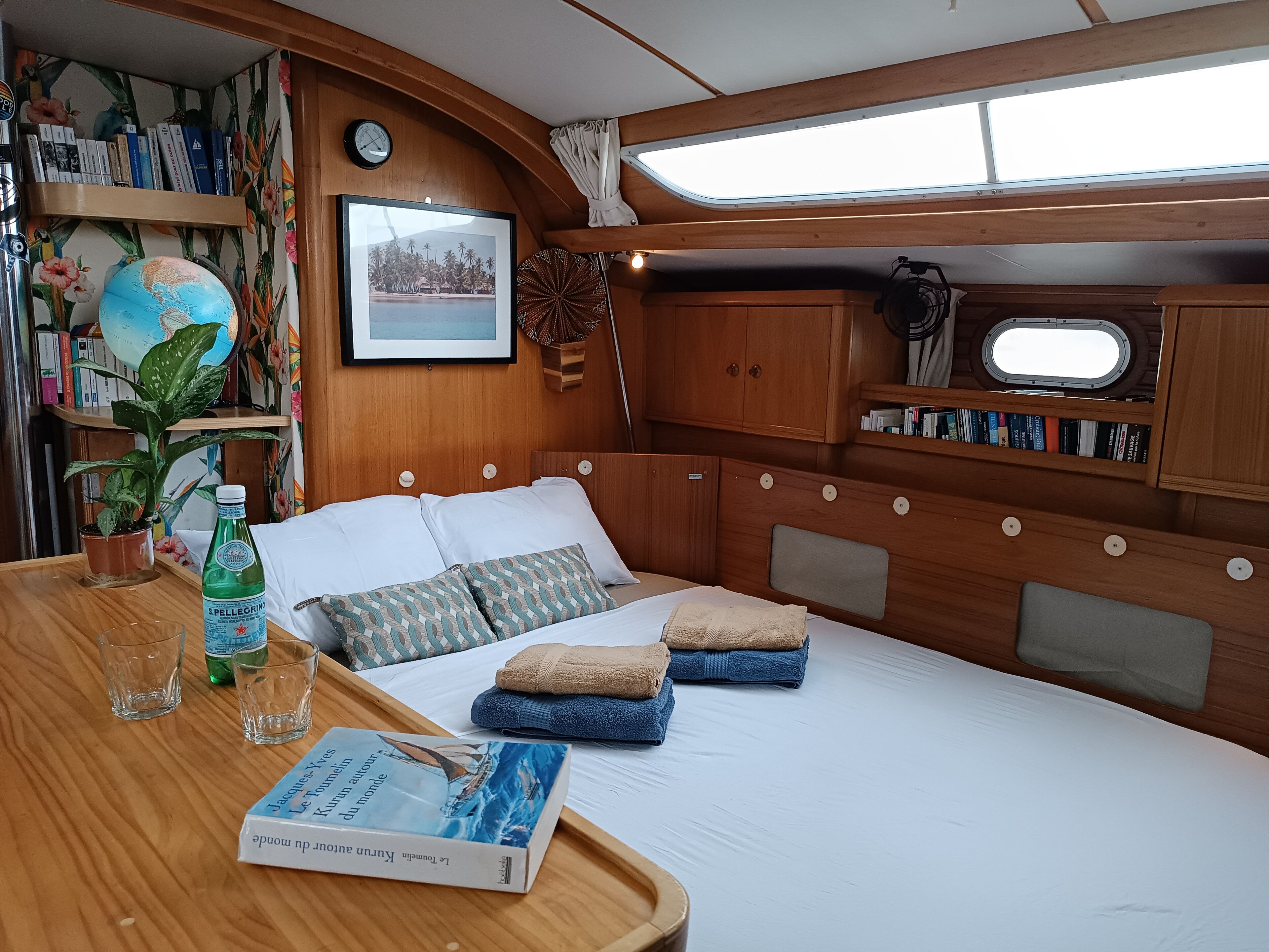 3 室のベッドルーム、デスク、WiFi、ベッドシーツ