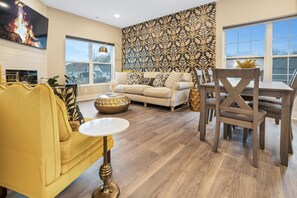 Smart TV, fireplace, stereo