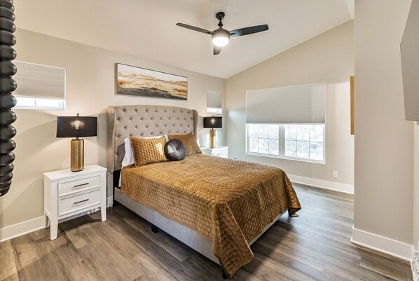 3 bedrooms, desk, iron/ironing board, travel crib