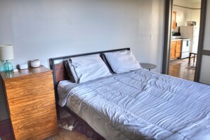 1 habitación, escritorio, tabla de planchar con plancha y wifi gratis