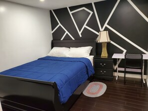 3 bedrooms, desk, iron/ironing board, free WiFi