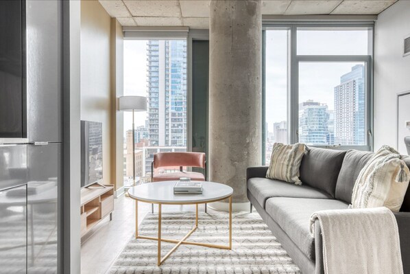 TV, stereo, offices - Modern River North 1BR w/ Gym, Pool & Roof, nr Riverwalk, by Blueground (Chicago)