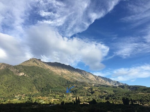 Mountain home with epic views- short drive to lake and river. 