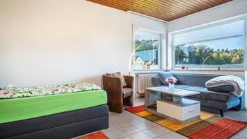 1 habitación, tabla de planchar con plancha, wifi gratis y ropa de cama