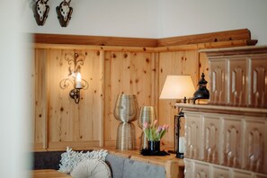 Interior - "Chalet Lerch" with Mountain View, Garden and Wi-Fi (St. Johann im Pongau)