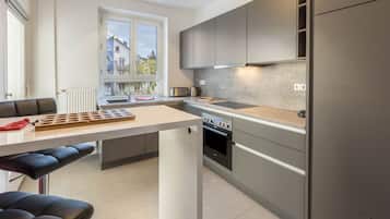 Kühlschrank, Ofen, Herdplatte, Geschirrspüler