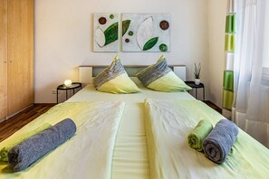 2 quartos, ferros/tábuas de passar roupa, Wi-Fi de cortesia