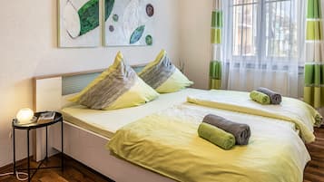 2 室のベッドルーム、アイロン / アイロン台、WiFi (無料)、ベッドシーツ