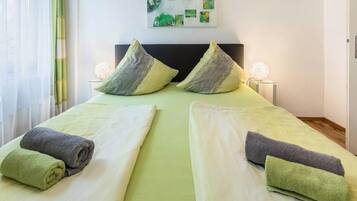 2 bedrooms, iron/ironing board, free WiFi, bed sheets