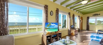 Gorgeous views! Beautiful Gulf Beach Home! Weekly Fall & Monthly Winter Specials