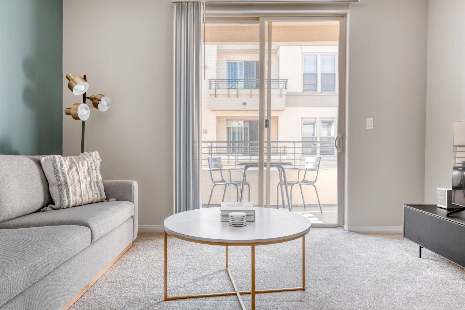 Classic Pasadena 1BR w/ Gym & Pool, nr Colorado Ave, by Blueground