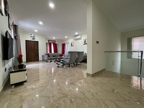 Interior - Luxurious 5 bedroom house (Greater Accra Region)