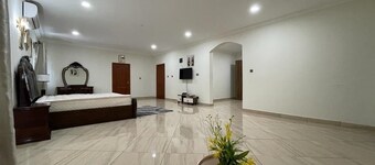 Luxurious 5 bedroom house