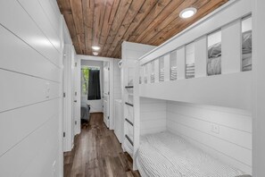 1 bedroom, WiFi, bed sheets - Menlo GA Tiny Home Experience! Beautiful Drive (Menlo)