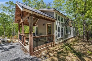 Exterior - Menlo GA Tiny Home Experience! Beautiful Drive (Menlo)