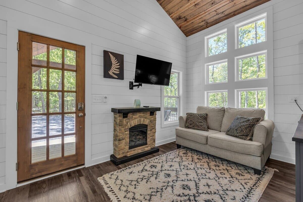 TV, fireplace, offices