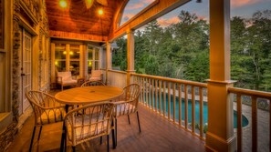 House, 4 Bedrooms | Balkoni