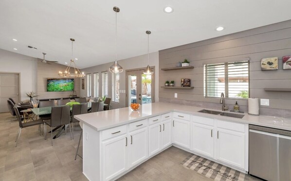 Fridge, microwave, oven, stovetop - Ultimate Getaway with a Heated Pool, Basement Games, close to Downtown Gilbert! (Gilbert)